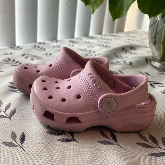 Crocs! - Picture 1 of 3